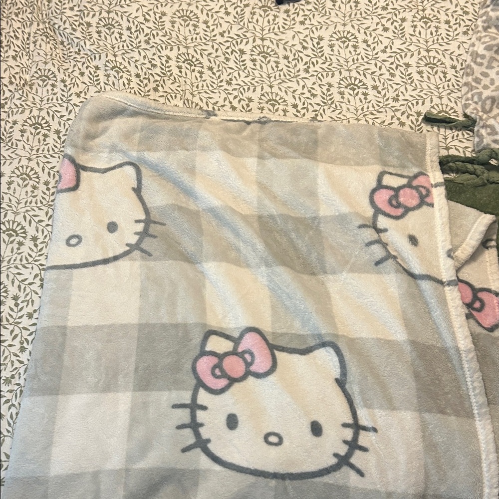 Hello Kitty Pink and Gray Blanket